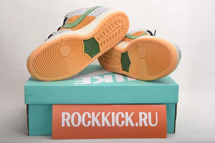 Nike SB Dunk Low “Safari CD2563-002