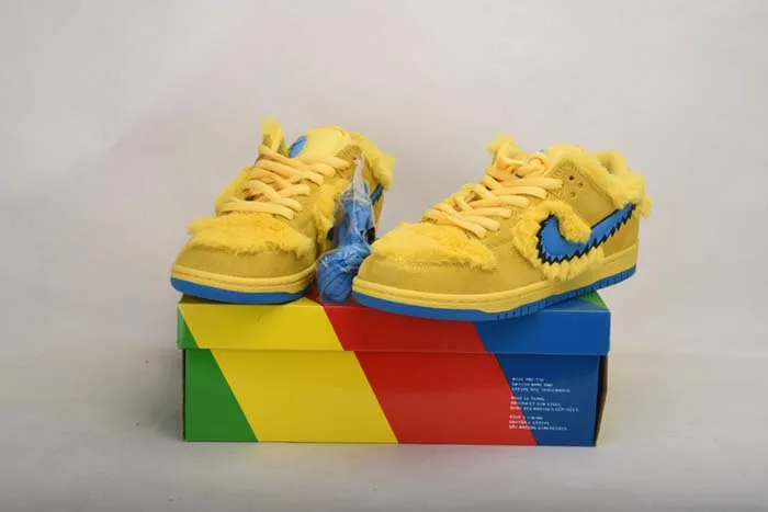 Grateful Dead x Nike SB Dunk Low“ Yellow Bear” CJ5378-700