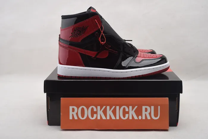 Air Jordan 1 Retro High OG Varsity Red Black white 555088 063