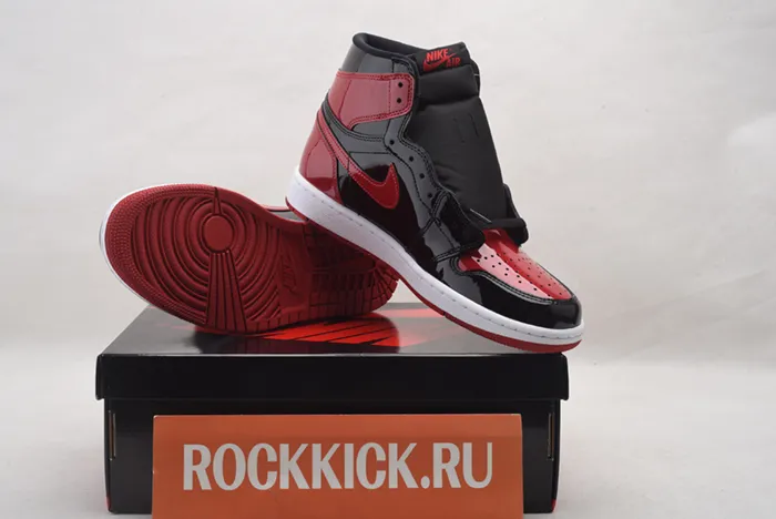 Air Jordan 1 Retro High OG Varsity Red Black white 555088 063