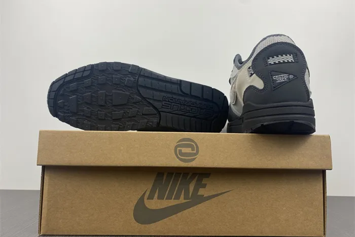 Travis Scott Nike Air Max 1 Wolf Grey Silver Black DO9392-001