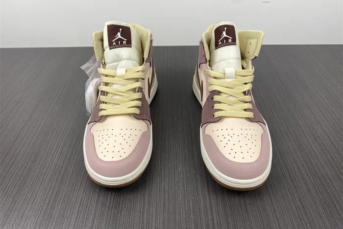 Air Jordan 1 Mid DO7440-821