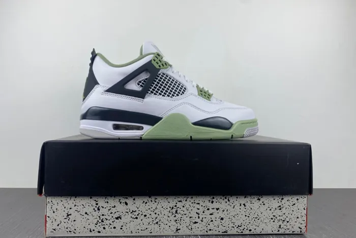 AIR JORDAN 4 RETRO
