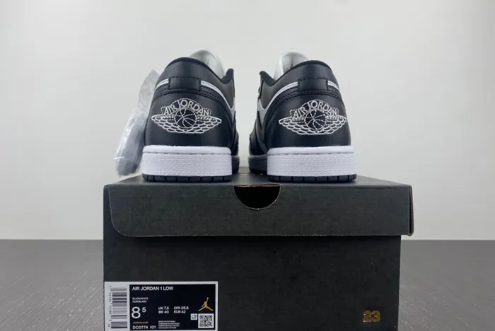 Air Jordan 1 Low Panda DC0774-101