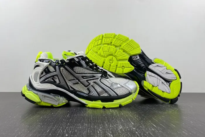 Ba*len*cia*ga -runner 677402 w3rbw 1093