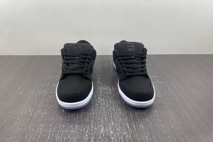 Eminem x Carhartt x Nike Dunk SB Low FN4193-013