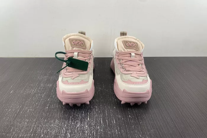 Off-White c/o Virgil Abloh