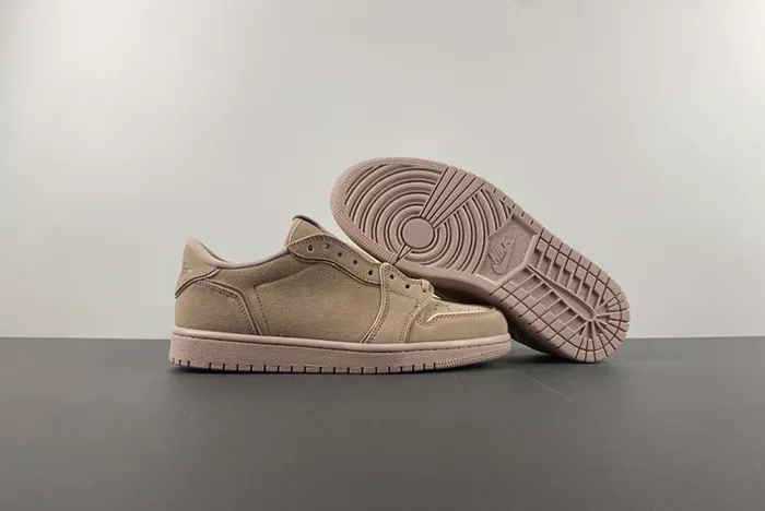 Travis Scott x Air Jordan 1 AO1935-204